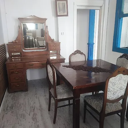 בית נופש Historical House In Alsancak *