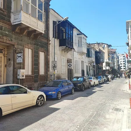 Historical House In Alsancak