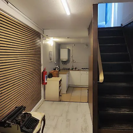 Historical House In Alsancak בית נופש *