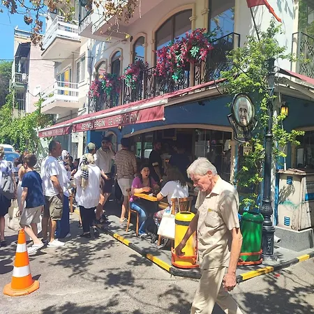 בית נופש Historical House In Alsancak *