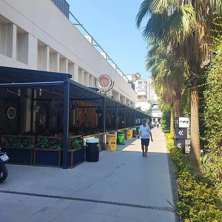 בית נופש Historical House In Alsancak *