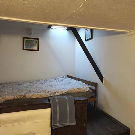 בית נופש Historical House In Alsancak