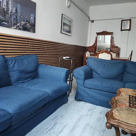 Historical House In Alsancak